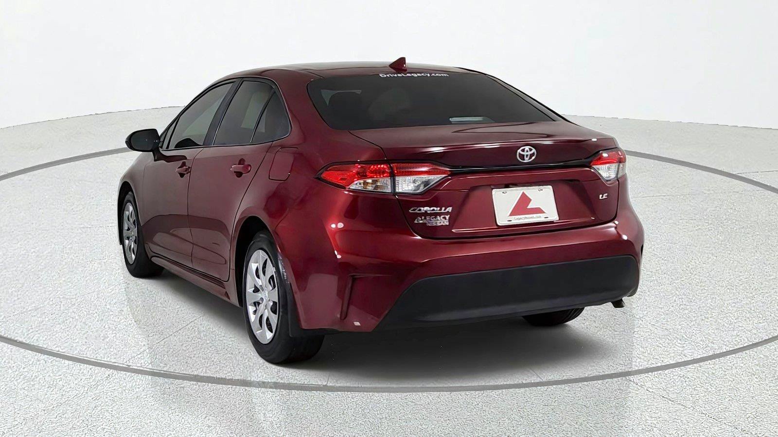 Used 2026 Toyota Corolla LE FWD image 5