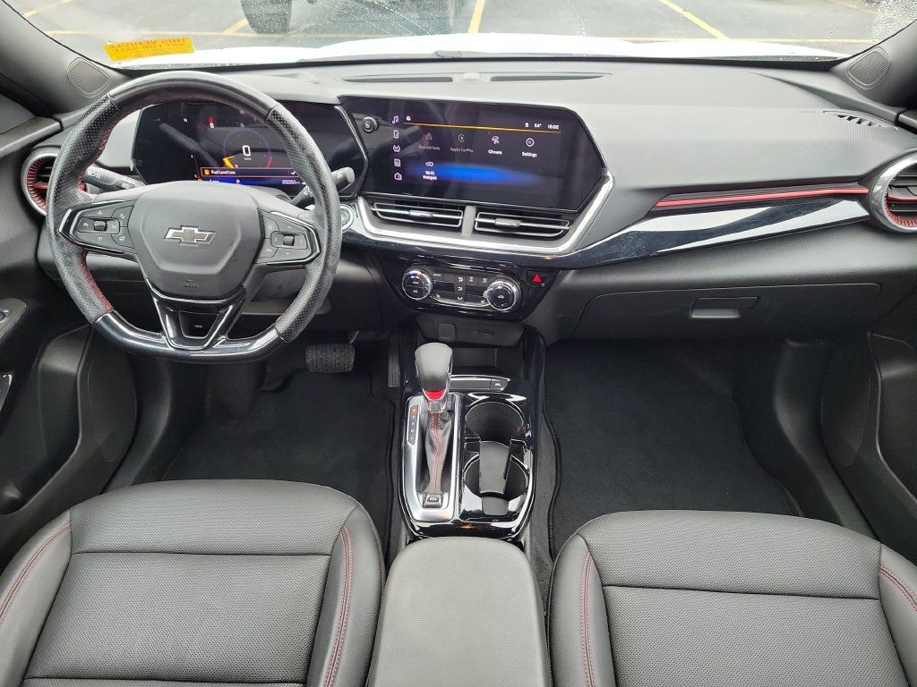 Used 2025 Chevrolet Trax RS w/ Driver Confidence Package FWD image 13