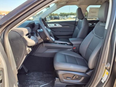 New 2026 Ford Explorer Active w/ Active Comfort Package image 18