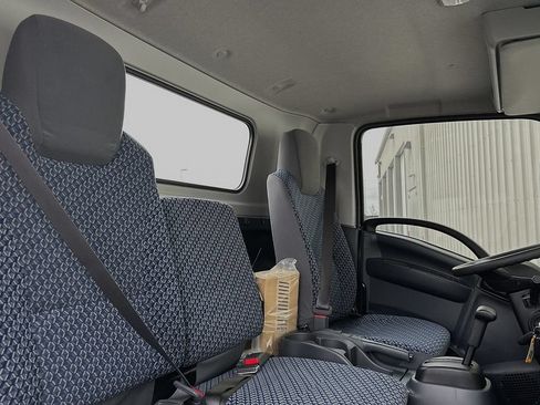Used 2024 Isuzu NPR RWD image 12
