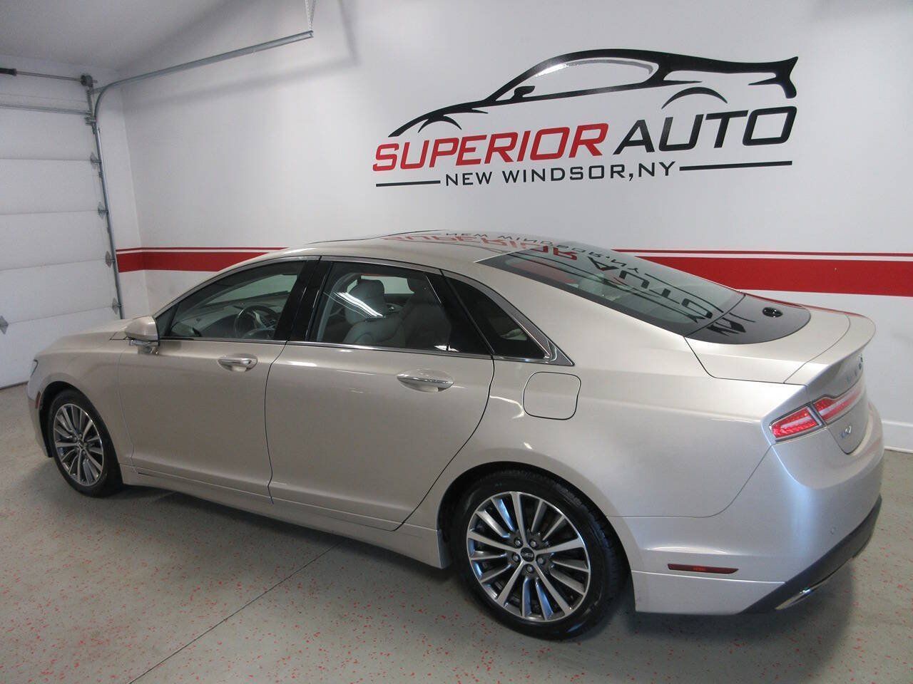 Used 2017 Lincoln MKZ Select AWD/4WD image 3
