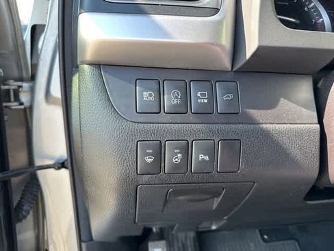 Used 2017 Toyota Highlander Limited Platinum image 14