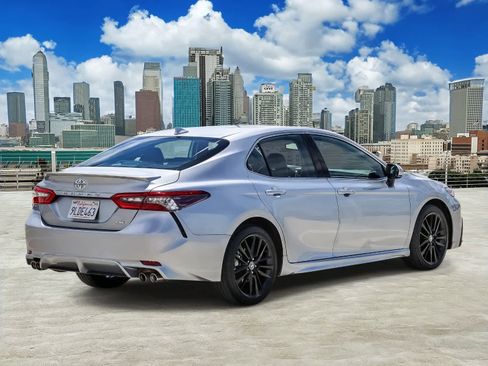 Used 2024 Toyota Camry XSE FWD image 4