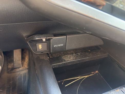 Used 2023 Toyota Camry XSE image 5