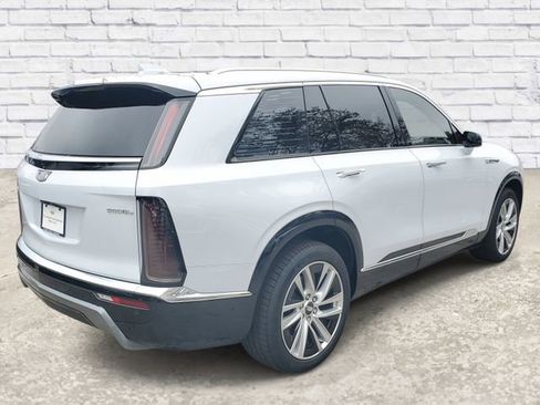 New 2026 Cadillac Vistiq Luxury AWD/4WD image 3