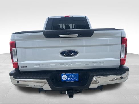 Used 2019 Ford F250 Lariat w/ Chrome Package image 11