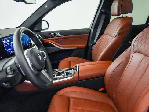 Certified 2024 BMW X5 xDrive40i w/ M Sport Package AWD/4WD image 19