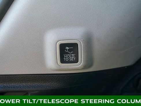 Used 2023 Jeep Grand Cherokee Limited w/ Luxury Tech Group II image 7