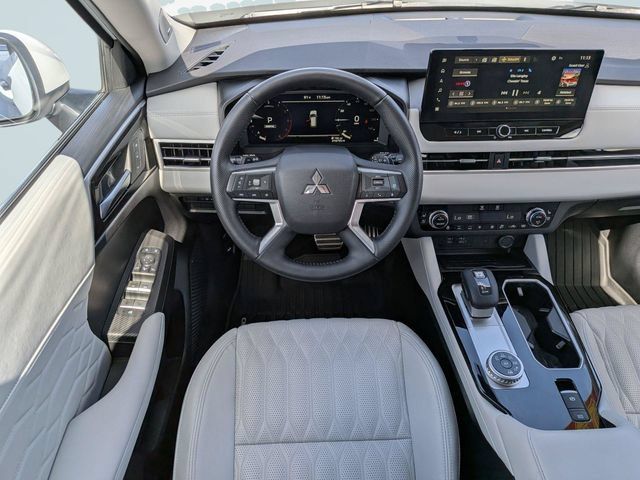 Used 2025 Mitsubishi Outlander SEL AWD/4WD image 15