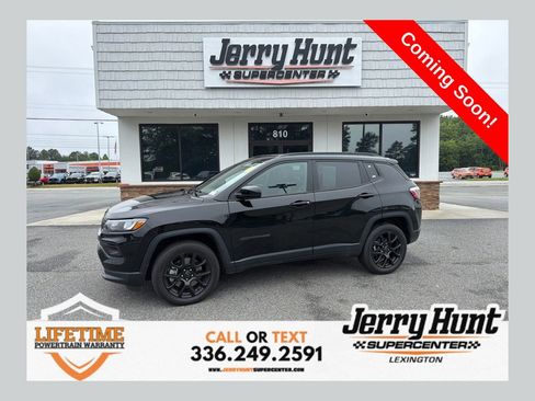 Used 2026 Jeep Compass Latitude AWD/4WD image 1