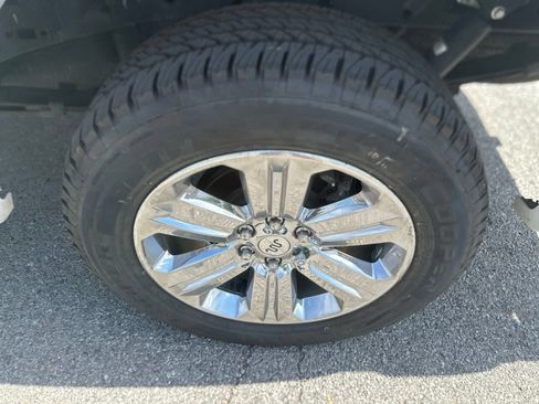 Used 2018 Ford F150 King Ranch w/ Equipment Group 601A Luxury AWD/4WD image 9
