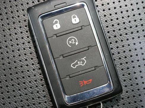 Used 2024 Jeep Grand Cherokee L Limited w/ Luxury Tech Group II image 31