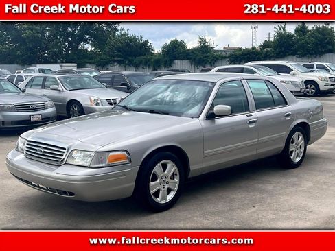 Used 2011 Ford Crown Victoria LX w/ Comfort Appearance Pkg image 1