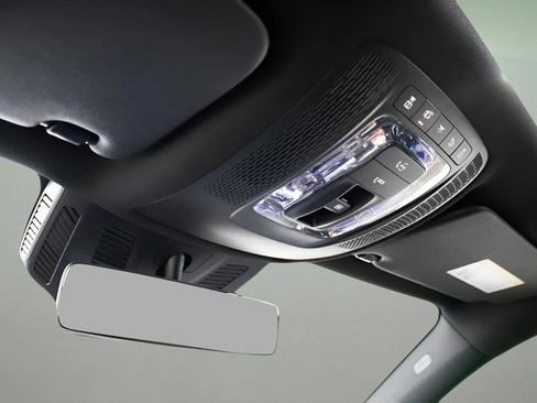 Used 2024 Mercedes-Benz GLB 250 4MATIC image 21