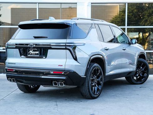 Used 2026 Chevrolet Traverse RS FWD image 11