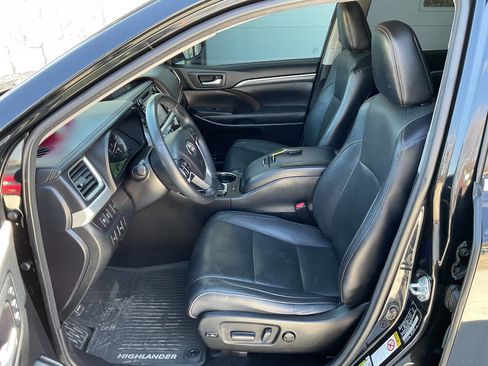 Used 2018 Toyota Highlander Limited image 13