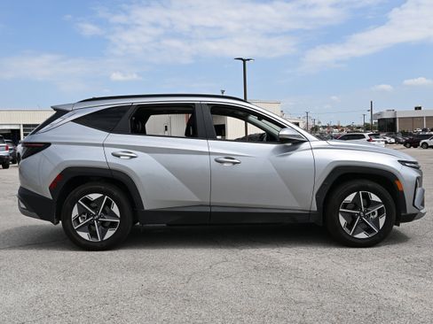 Used 2025 Hyundai Tucson SEL FWD image 8