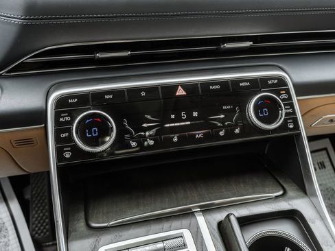Used 2023 Genesis GV80 2.5T w/ Prestige Package AWD/4WD image 16