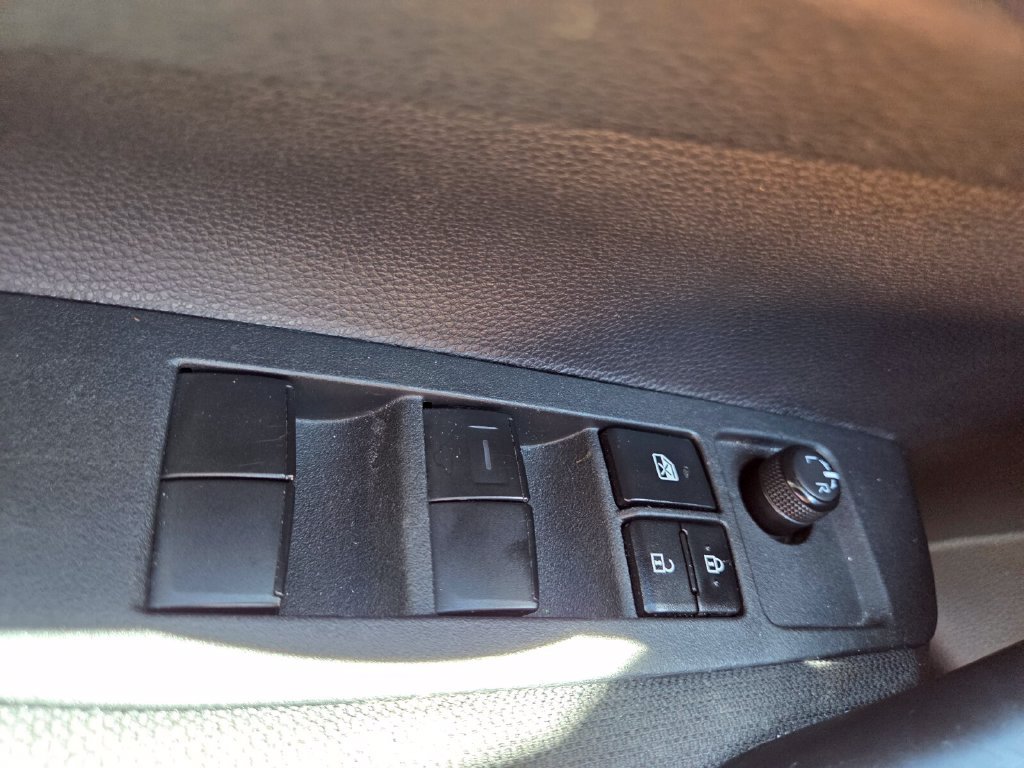 Used 2025 Toyota Corolla LE FWD image 19