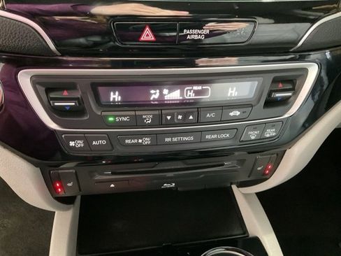 Used 2022 Honda Pilot Touring image 16