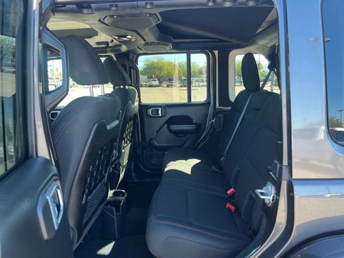 Used 2021 Jeep Wrangler Unlimited Rubicon image 17
