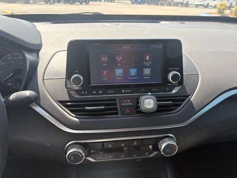 Used 2022 Nissan Altima 2.5 S FWD image 13