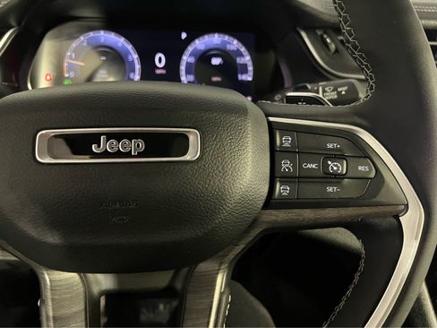 Used 2023 Jeep Grand Cherokee L Limited w/ Luxury Tech Group II AWD/4WD image 20