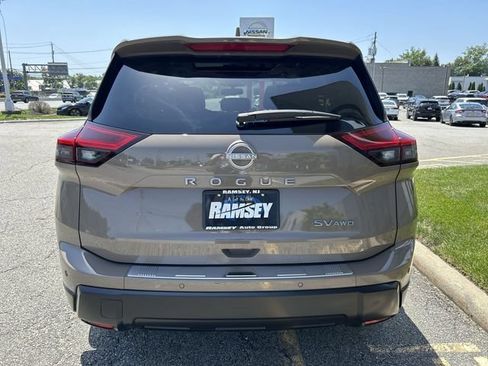 Certified 2024 Nissan Rogue SV w/ SV Premium Package AWD/4WD image 26