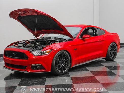 Used 2017 Ford Mustang GT RWD image 34