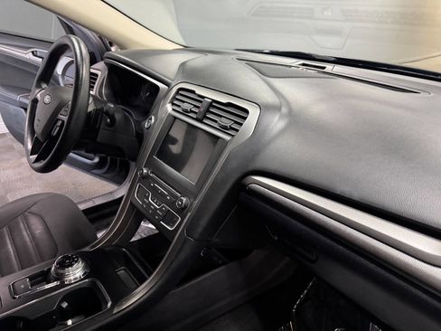 Used 2018 Ford Fusion SE w/ Fusion SE Technology Package image 52