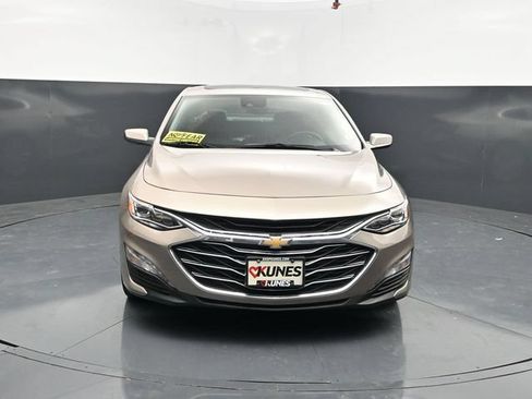 Used 2024 Chevrolet Malibu LT FWD image 2