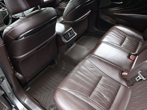 Used 2018 Lexus LS 500 w/ Interior Upgrade Package RWD image 18