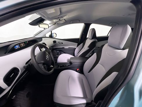 Used 2022 Toyota Prius LE FWD image 14