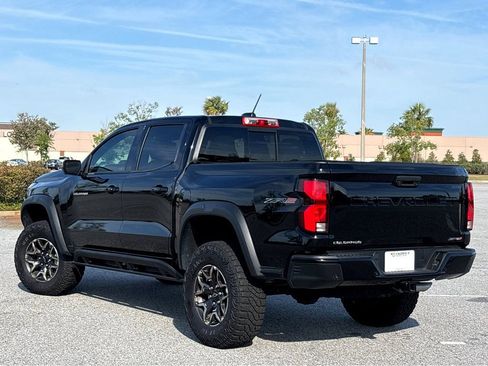 Used 2024 Chevrolet Colorado ZR2 w/ Technology Package AWD/4WD image 26