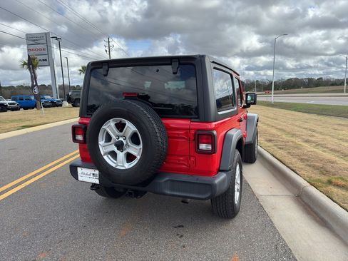 Used 2020 Jeep Wrangler Sport image 7