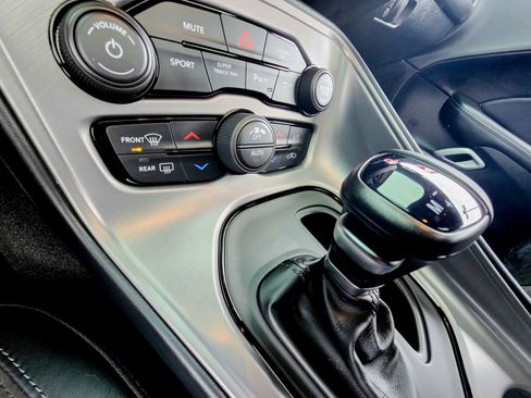 Used 2023 Dodge Challenger R/T w/ Plus Package image 32