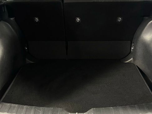 Used 2025 Toyota Corolla Cross LE image 27