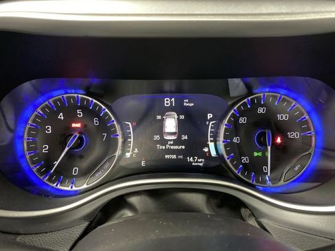 Used 2020 Chrysler Pacifica Touring-L Plus image 18