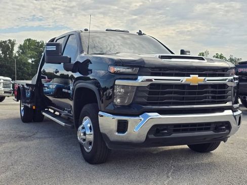 Used 2024 Chevrolet Silverado 3500 LT AWD/4WD image 7