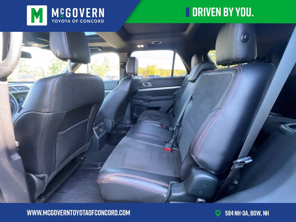 Used 2019 Ford Explorer XLT w/ Equipment Group 202A AWD/4WD image 16