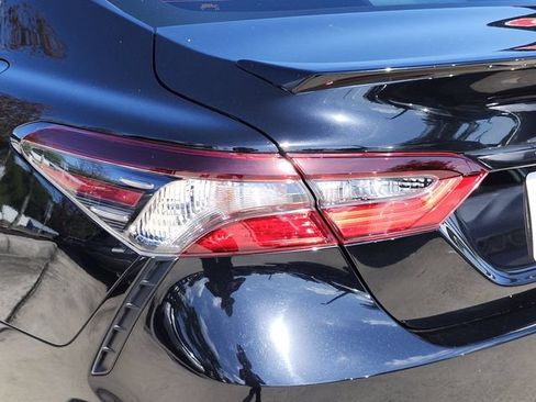 Used 2022 Toyota Camry SE FWD image 14