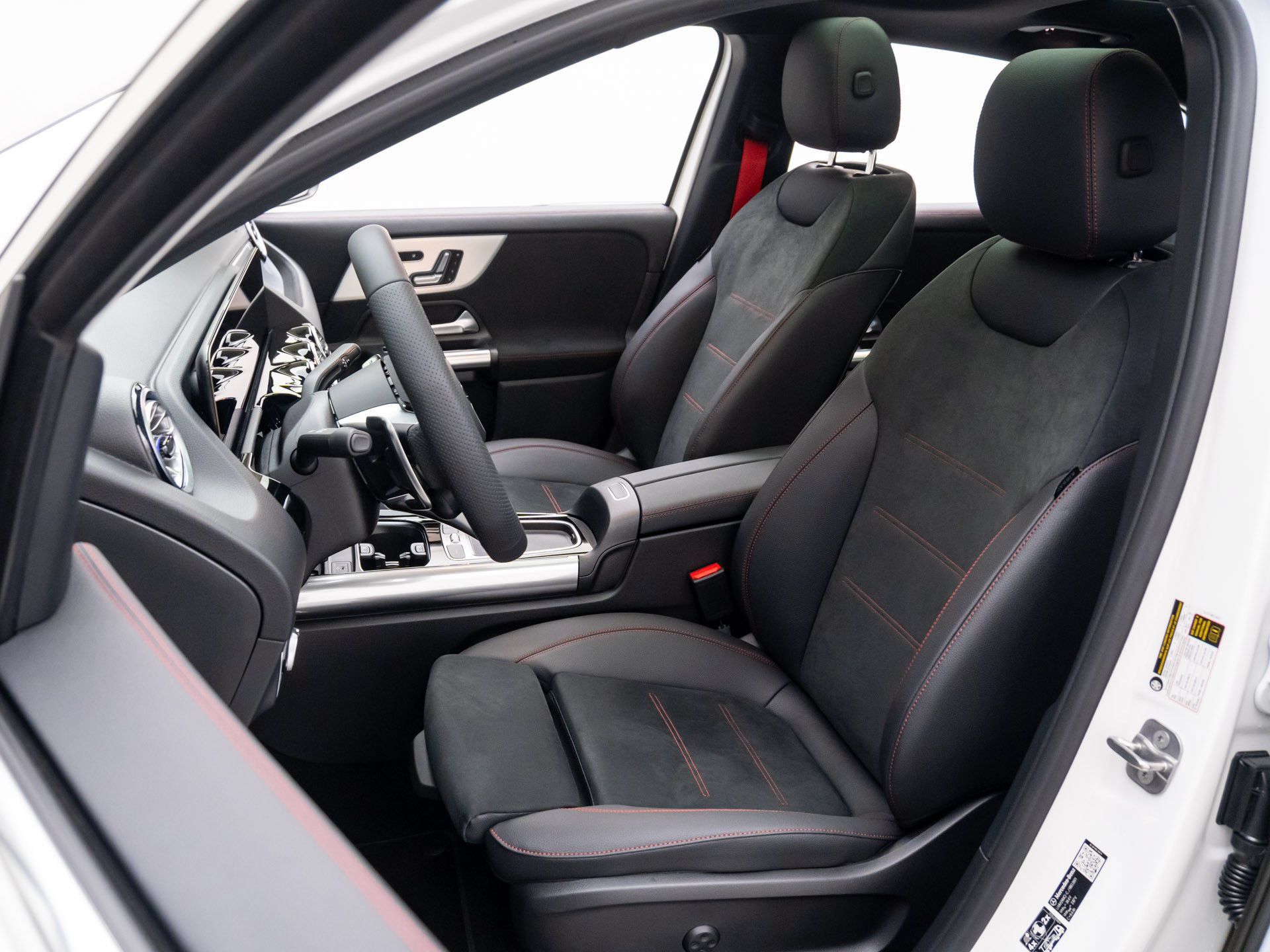 New 2026 Mercedes-Benz GLA 35 AMG 4MATIC image 17
