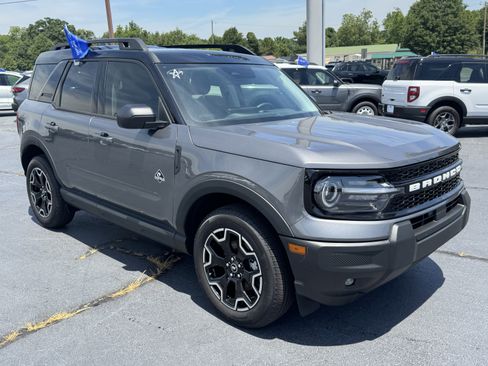 Used 2025 Ford Bronco Sport Outer Banks AWD/4WD image 4