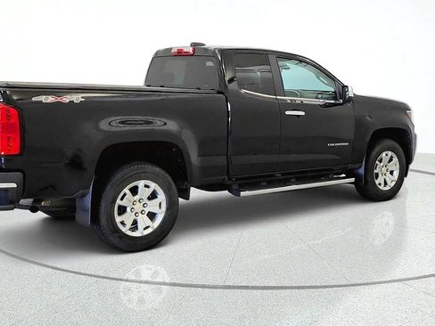 Used 2021 Chevrolet Colorado LT w/ Chrome Appearance Package AWD/4WD image 9