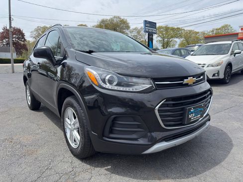Used 2019 Chevrolet Trax LT w/ LT Convenience Package AWD/4WD image 1
