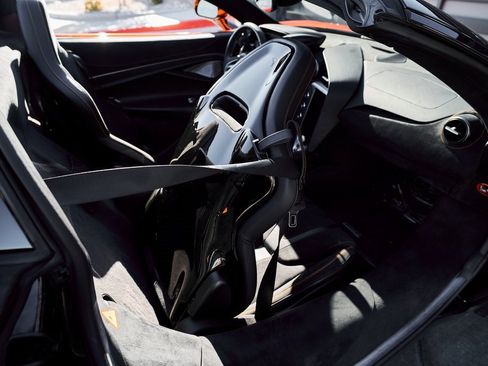 Used 2024 McLaren 750S Spider image 46