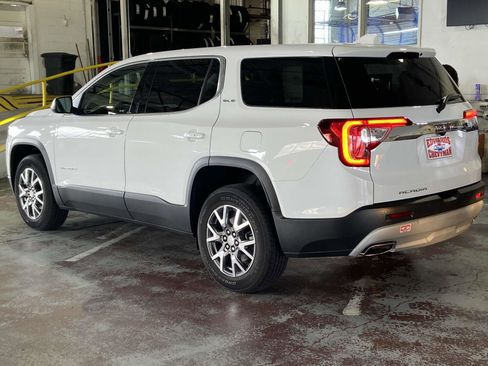 Used 2023 GMC Acadia SLE image 26