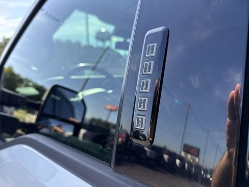 Used 2023 Ford F450 Lariat AWD/4WD image 22