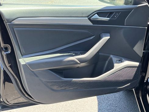 Used 2019 Volkswagen Jetta SE FWD image 25