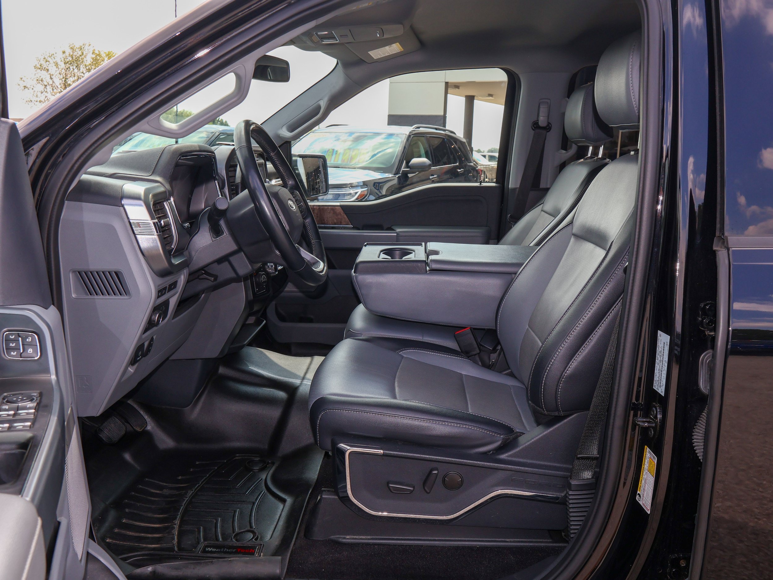 Used 2022 Ford F150 Lariat w/ Equipment Group 501A Mid AWD/4WD image 13